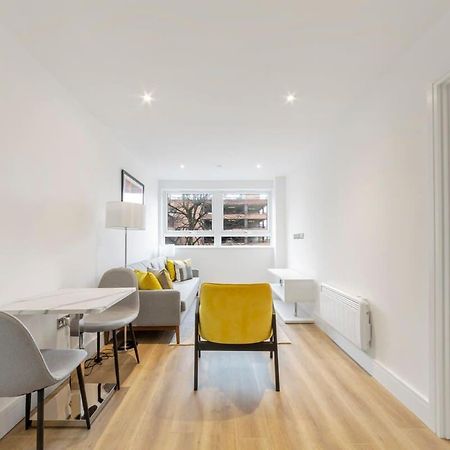 Modern And Stylish 1 Bed Apartment In East Grinstead Eksteriør billede
