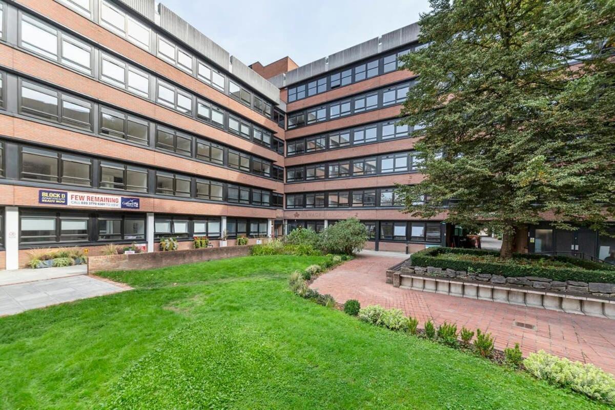 Modern And Stylish 1 Bed Apartment In East Grinstead Eksteriør billede